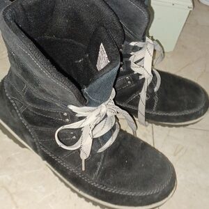 SOREL Meadow leather-trimmed suede snow boots 9.5
